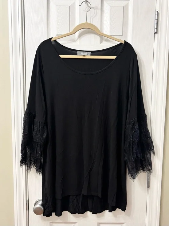 Marled Womens Plus Size 2X Black Lace Bell Sleeve Top - Picture 2 of 7